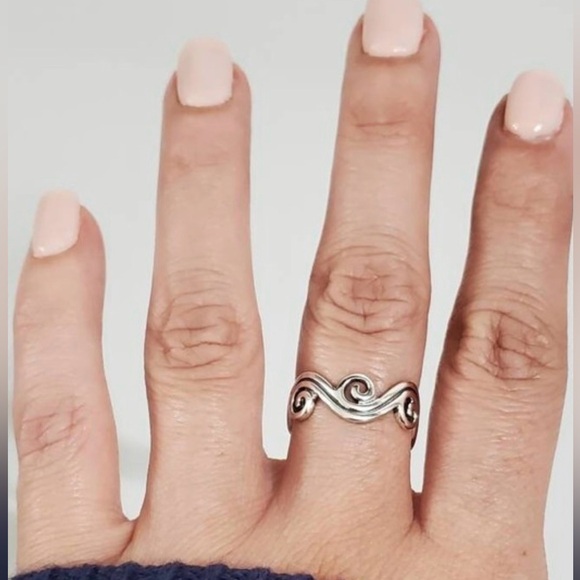 Sterling Silver Tidal Wave Ring - Picture 3 of 5